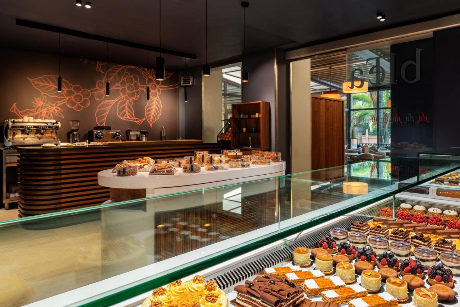 Hivernage Hotel & Spa Marrakesh Exteriör bild The interior of a Starbucks Reserve store in Milan, Italy
